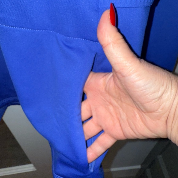 Fabletics Trinity Blue Cold Weather Performance Jacket Size Large NWT - Picture 13 of 13